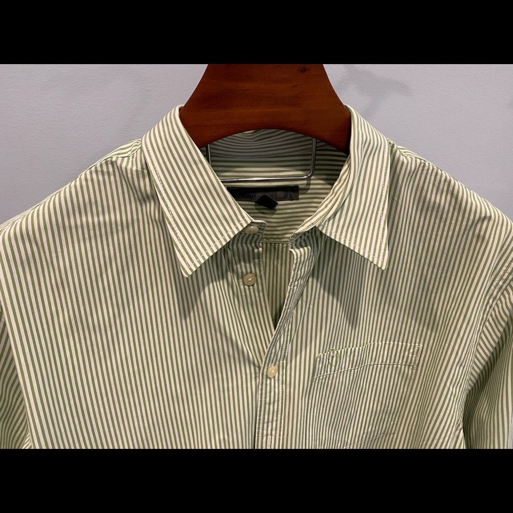 3 for $18. Old Navy Mens XL button down shirt